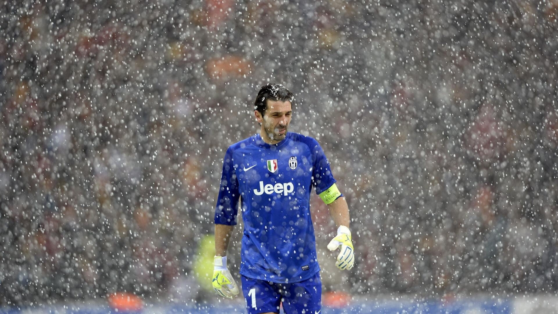 随机多元化足球赛事不断创新，丰富市民文化生活，多元化评价在足球教学中