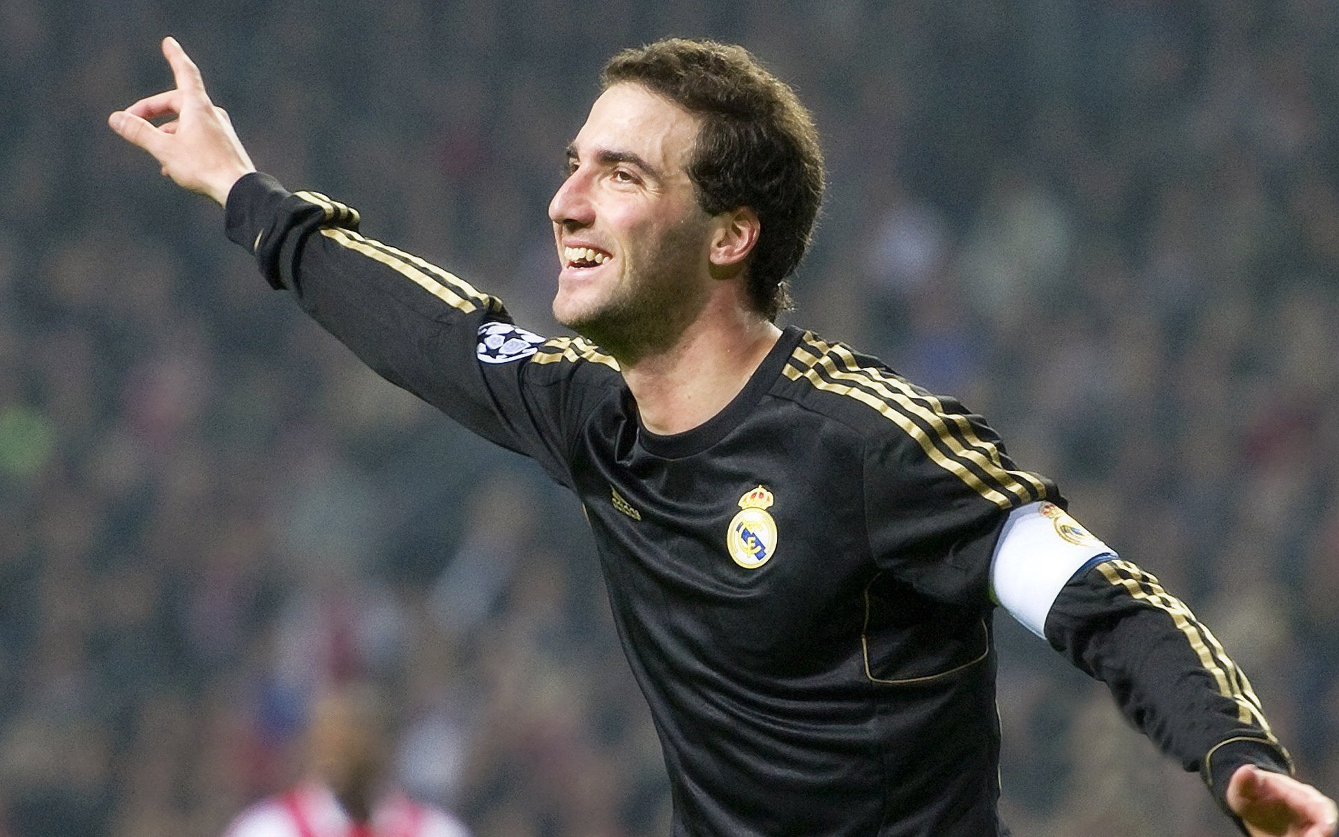 kaiyun开云·官方网站-阿尔阿赫利防守体系稳定可靠，阿尔阿赫利埃及