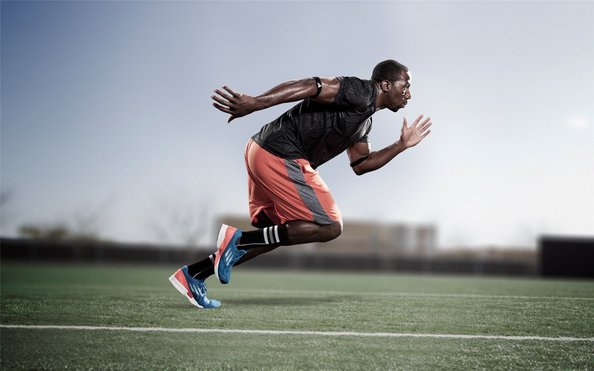 开云·体育官网-艾比·德尔福：防守中的“扫雷者”，清除所有对方威胁