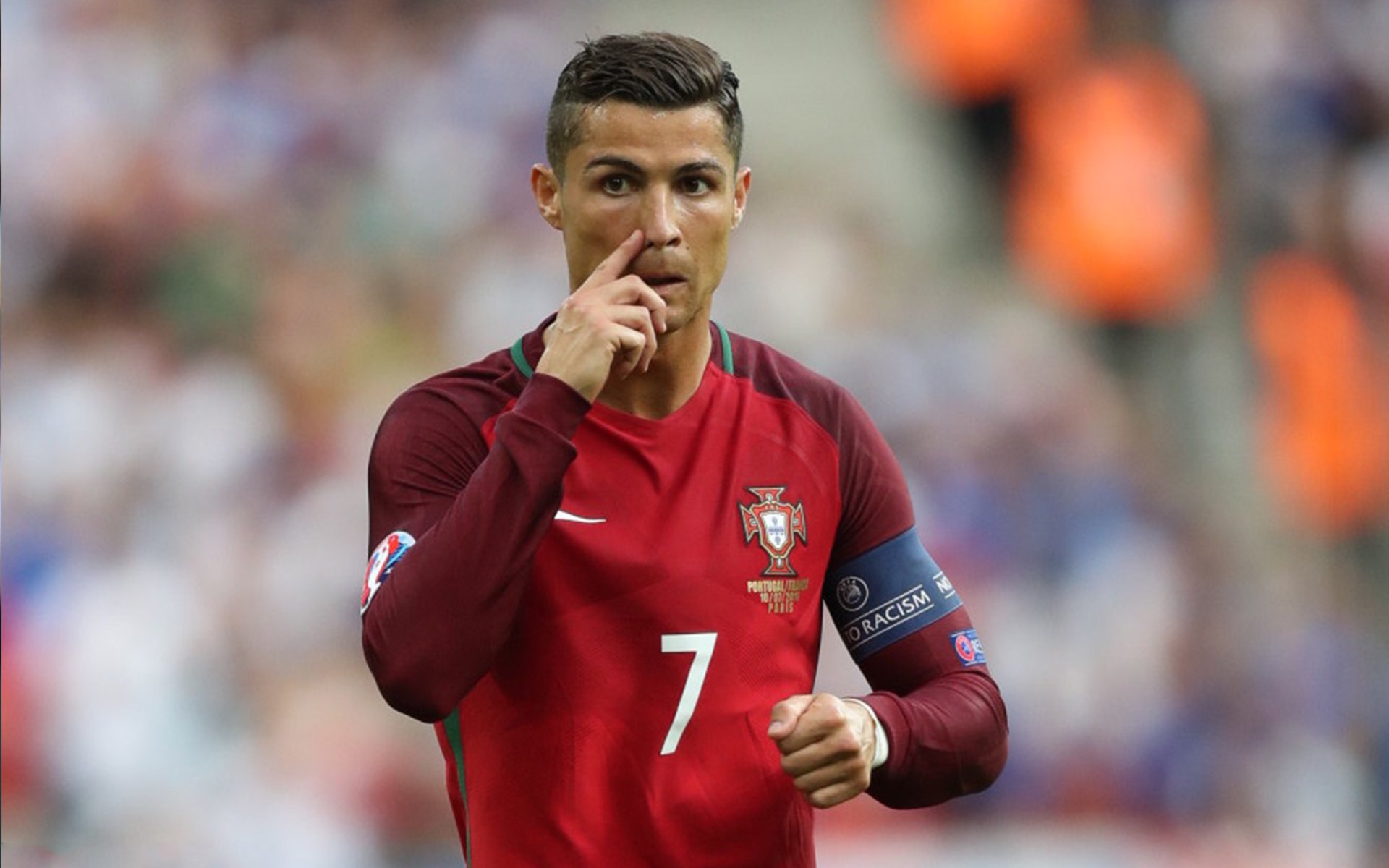 开云体育中国官网-冬奥足球项目引热议,墨西哥球迷打出“冰上斗士”横幅,墨西哥冬奥会